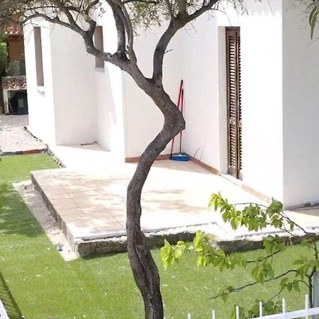 Comoda Villetta Con Giardino Сан-Теодоро Экстерьер фото